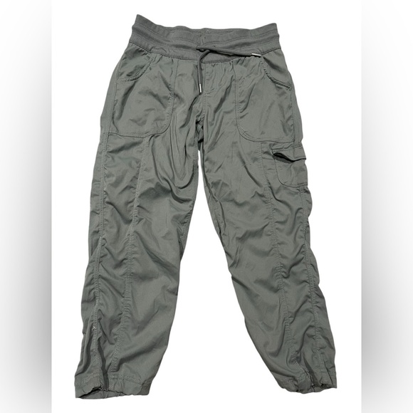 The North Face Woman’s Olive Cargo Pants - Picture 1 of 6